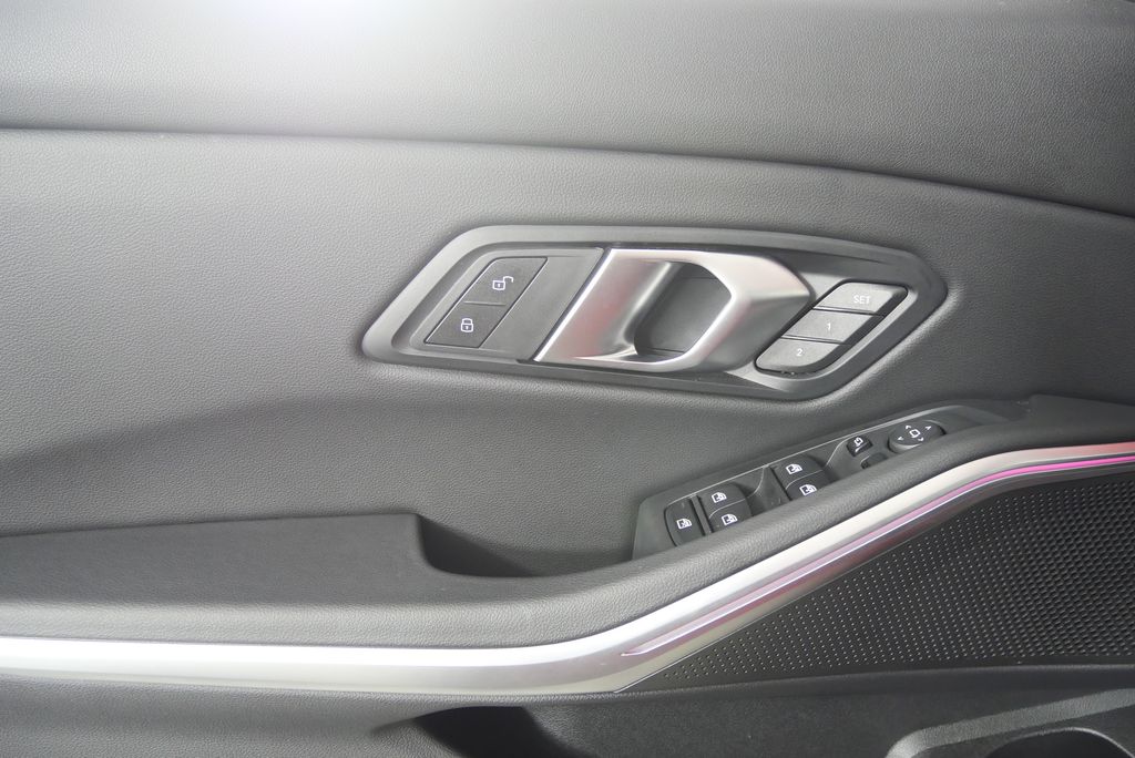 Thumbnail: 2024 BMW 3 Series - 9