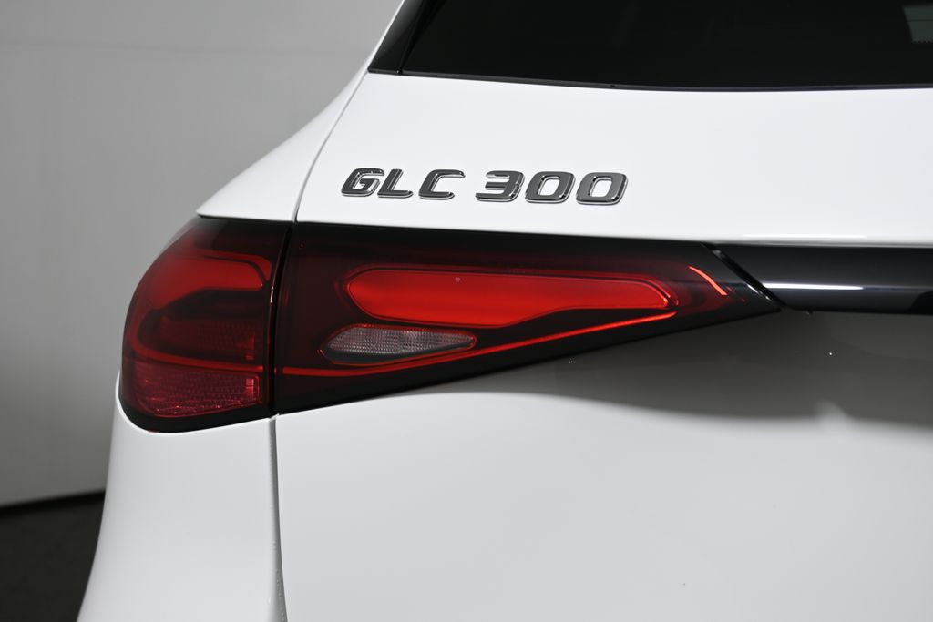 Thumbnail: 2026 Mercedes-Benz GLC - 12