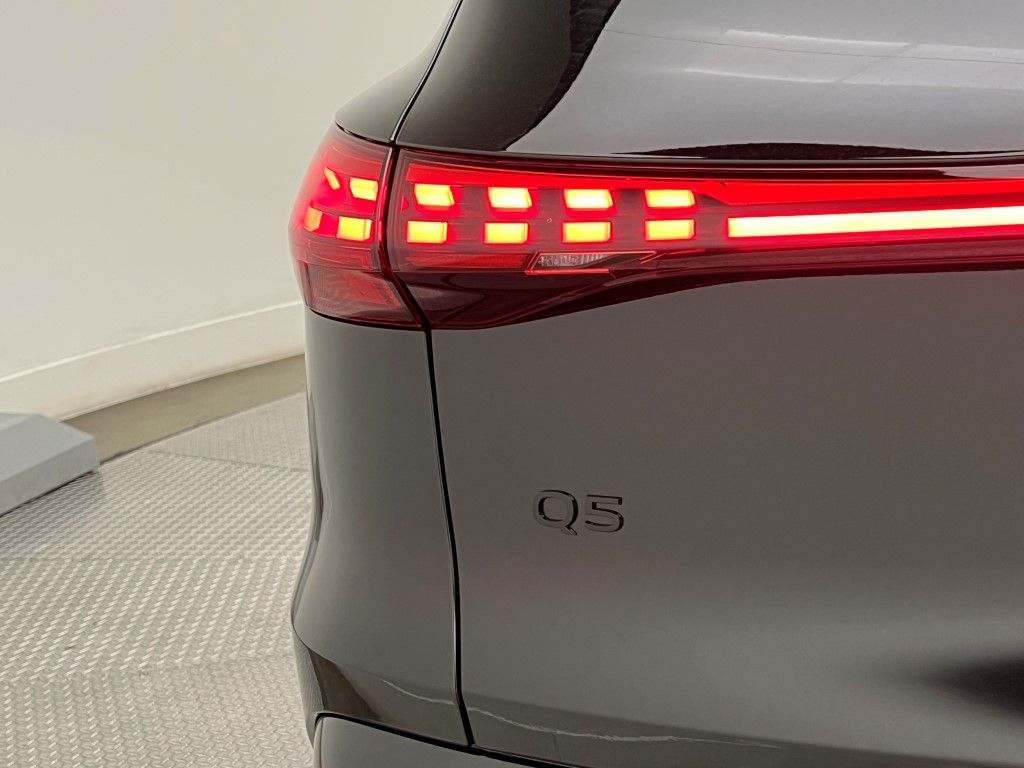 Thumbnail: 2025 Audi Q5 - 8