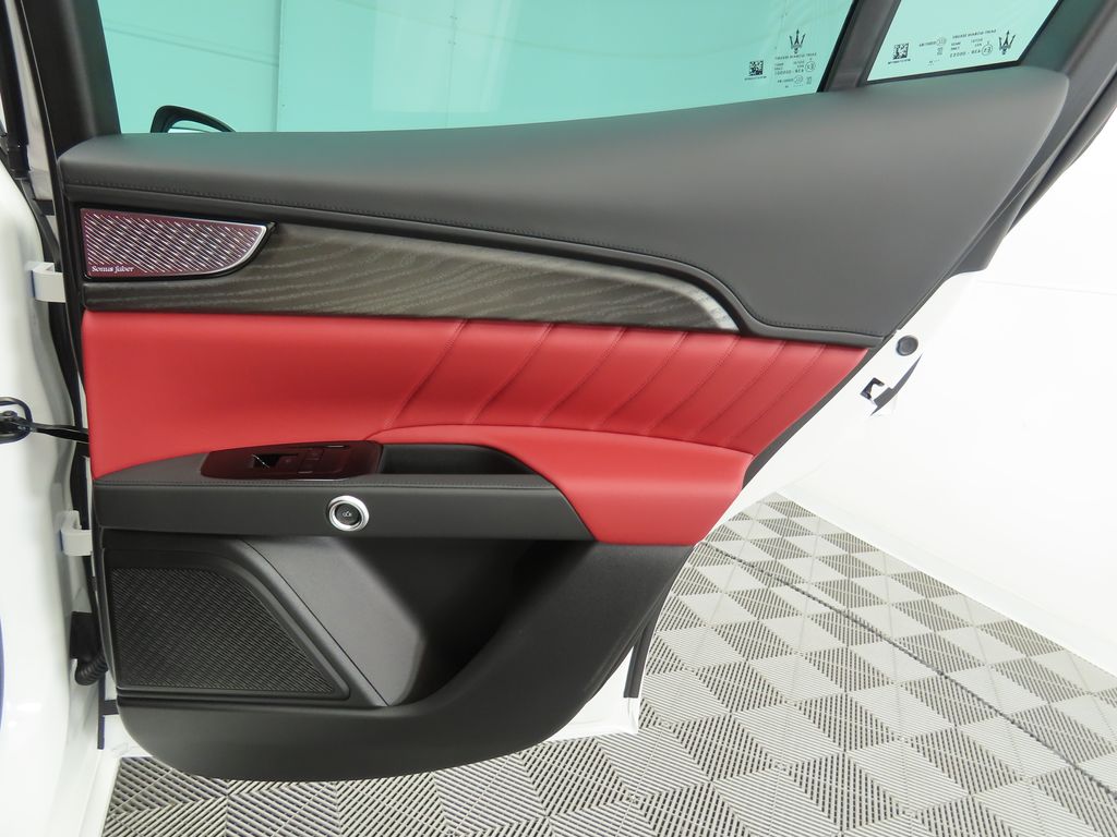 Thumbnail: 2025 Maserati Grecale - 28