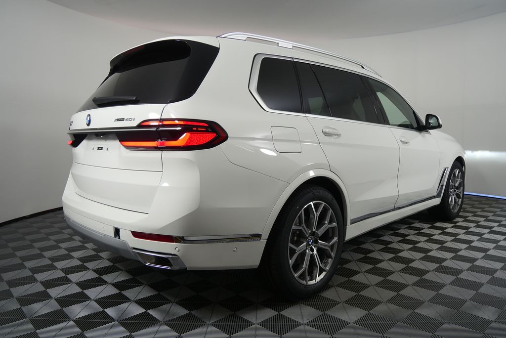 Thumbnail: 2026 BMW X7 - 3