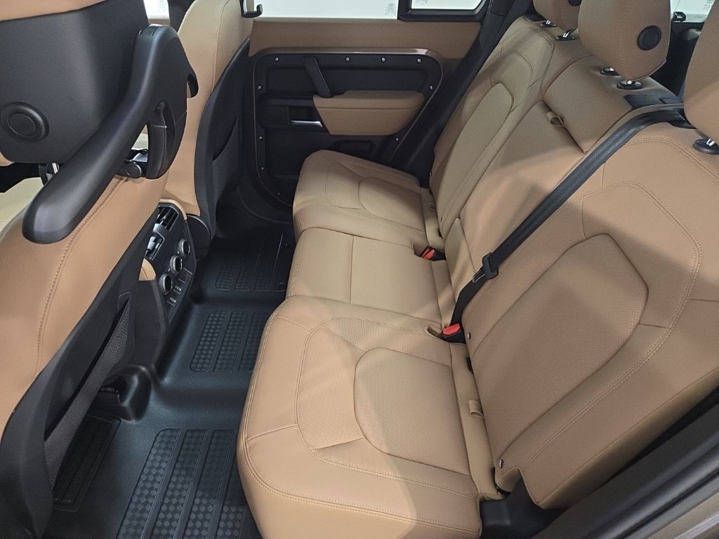 New 2026  Land Rover S image 12