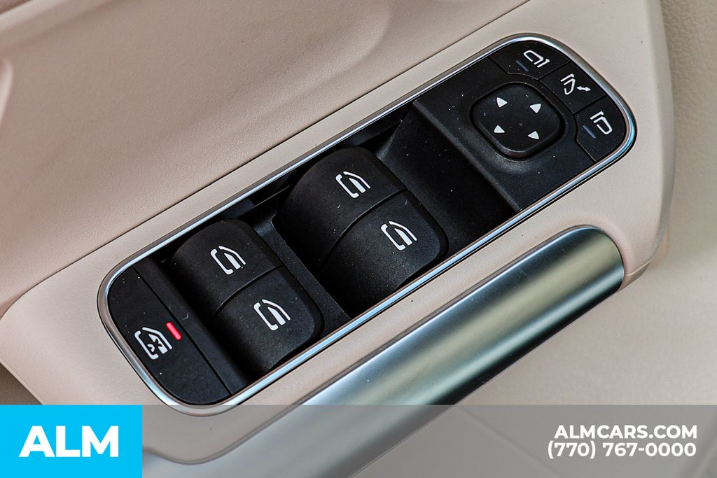 Used 2025 White Mercedes-Benz GLA 250 image 46