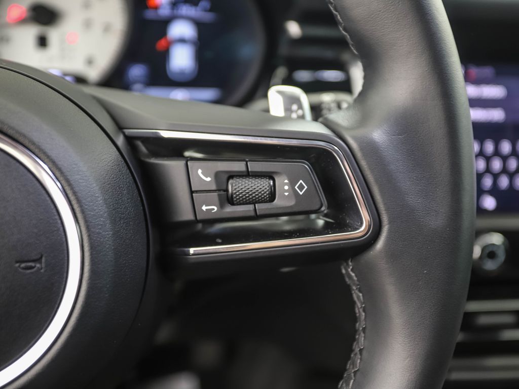 Thumbnail: 2023 Porsche Macan - 13