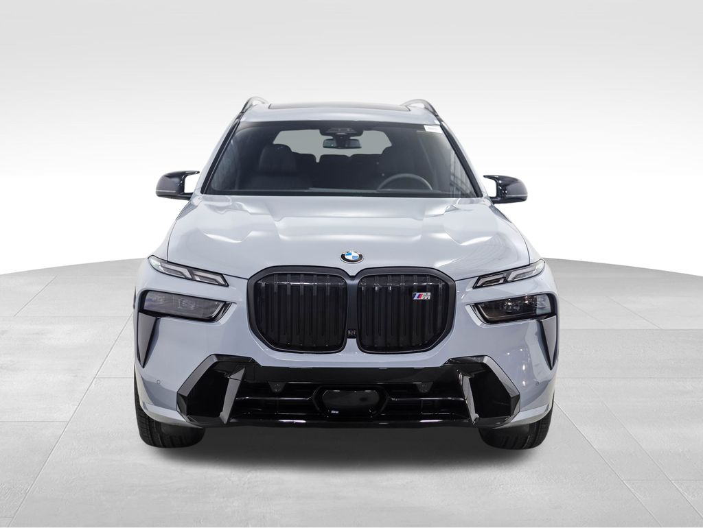 2025 BMW X7 M60i 8