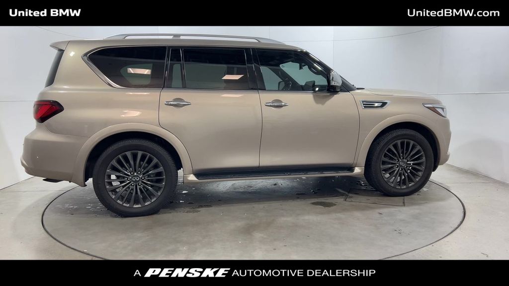 Thumbnail: 2022 INFINITI QX80 - 9