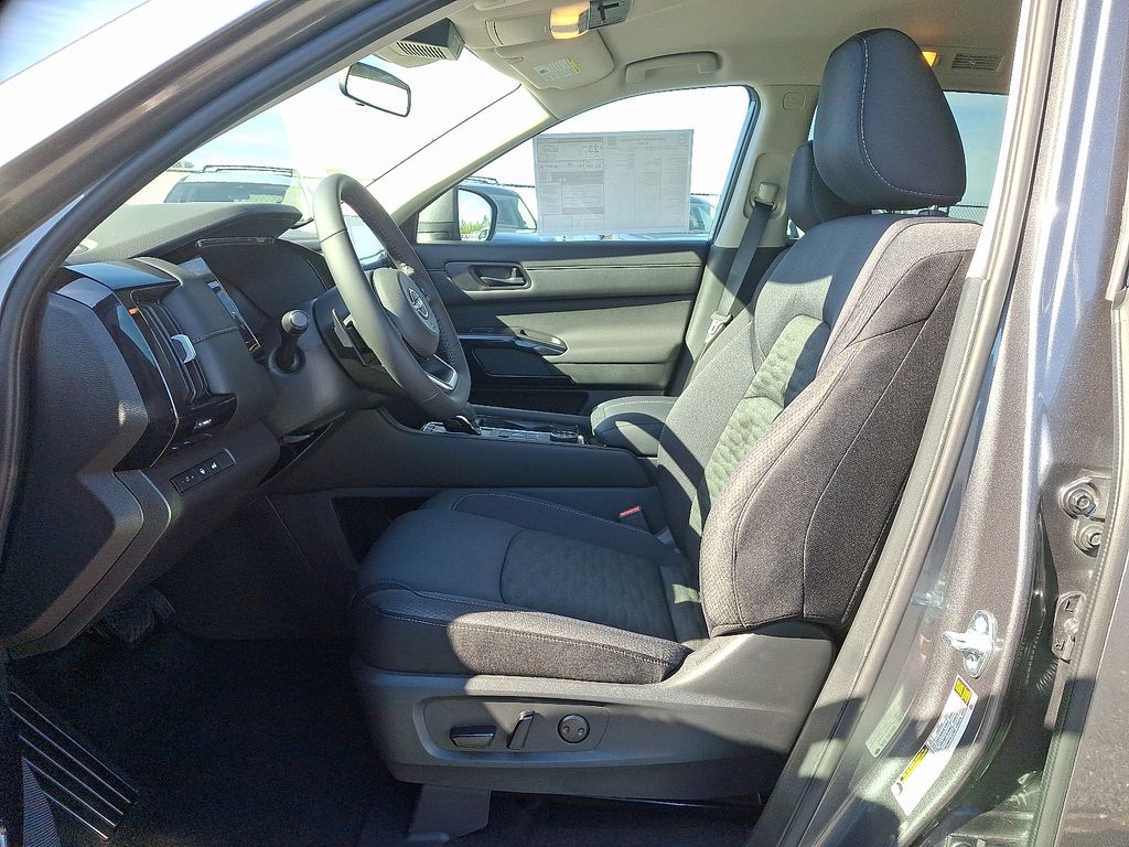 Thumbnail: 2025 Nissan Pathfinder - 7