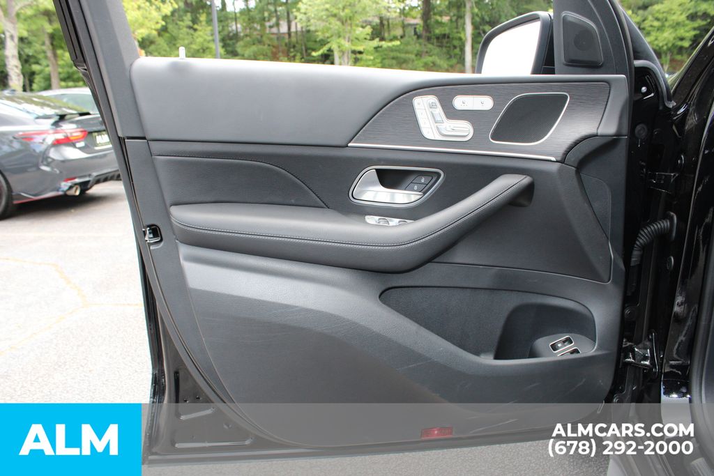 Used 2025 Black Mercedes-Benz GLE 450e image 14