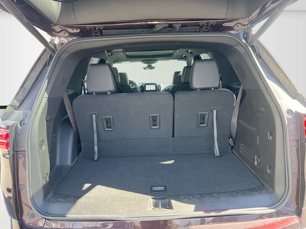Used 2023 Red Chevrolet Premier image 28
