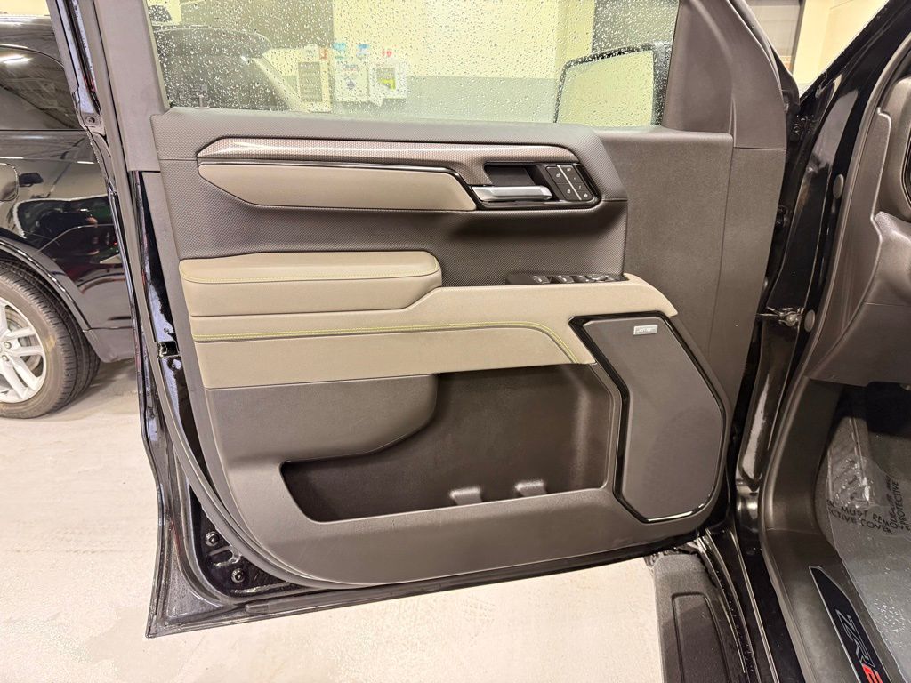 Thumbnail: 2025 Chevrolet Silverado 1500 - 10