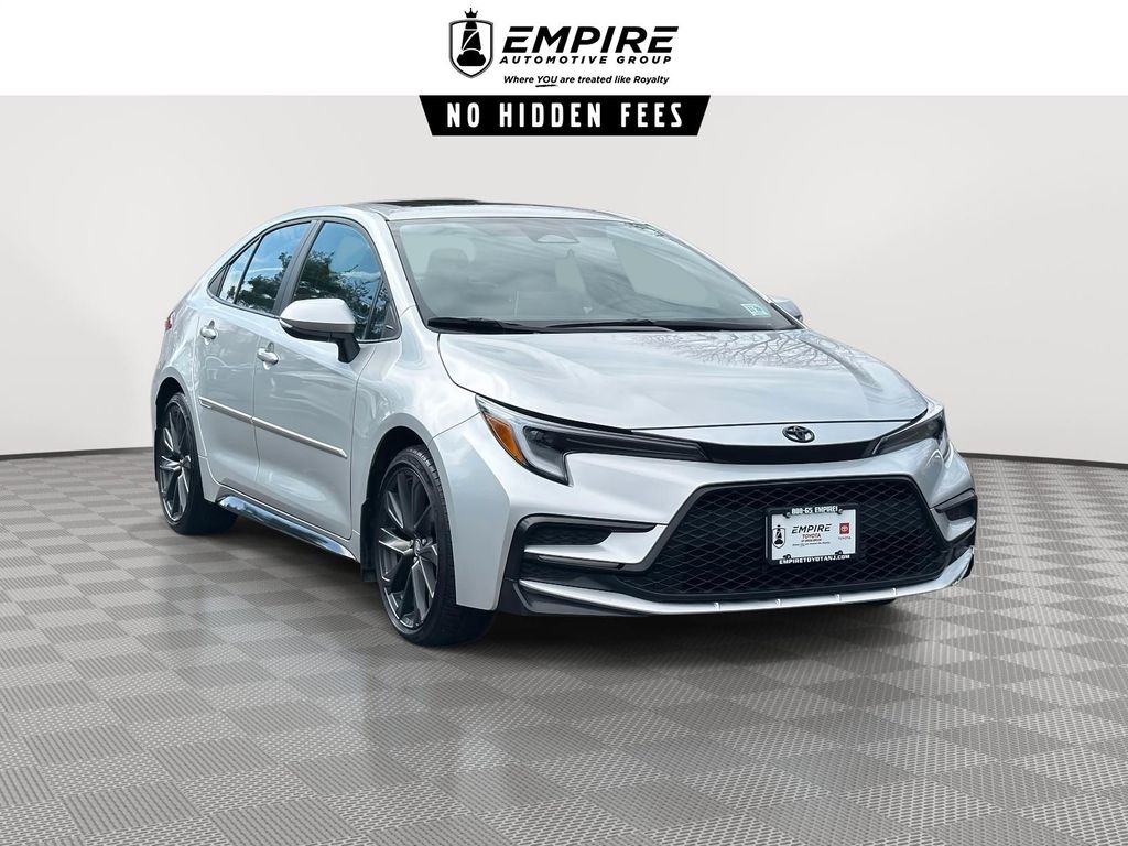 Classic Silver Metallic 2025 Toyota Corolla SE FWD Sedan Front-Wheel Drive Automatic