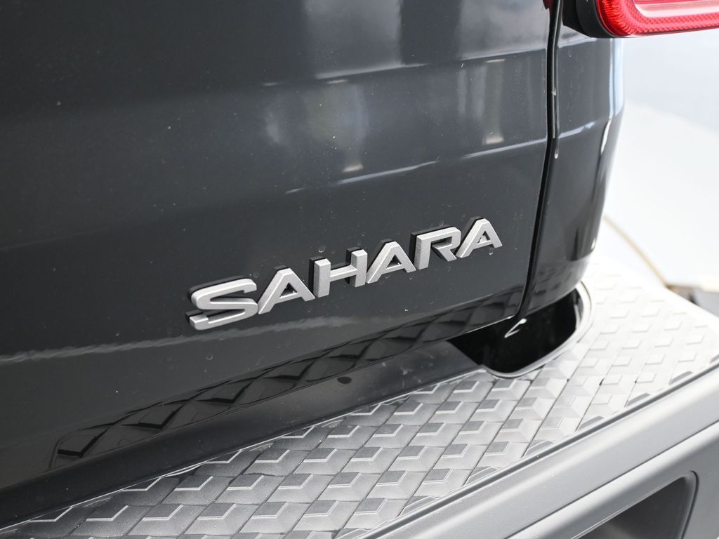 New 2026 black clearcoat Jeep Sahara image 33