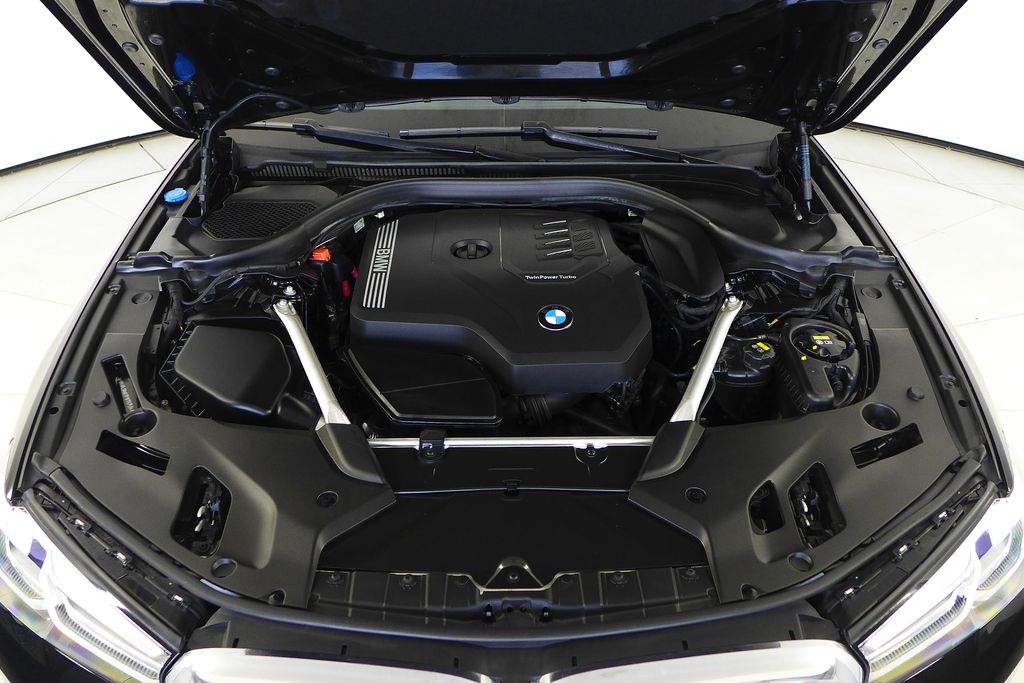 Thumbnail: 2023 BMW 5 Series - 6