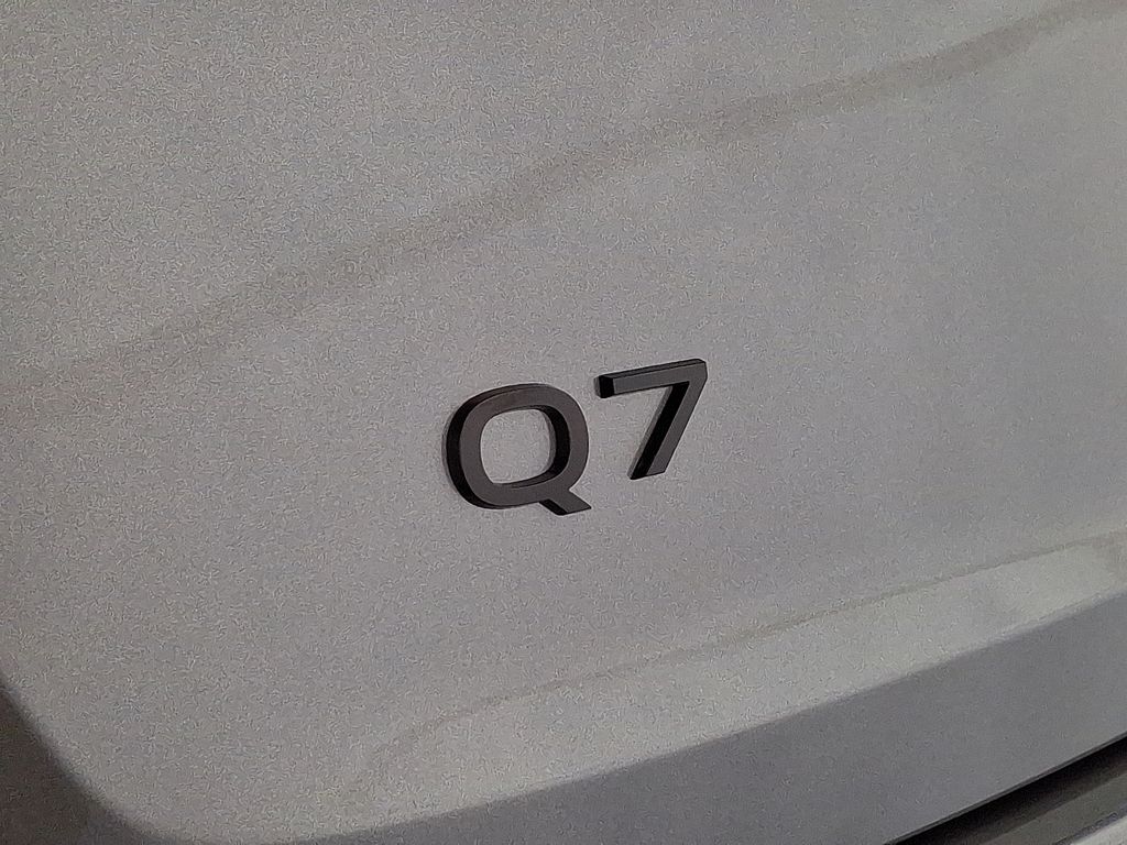 Thumbnail: 2026 Audi Q7 - 16