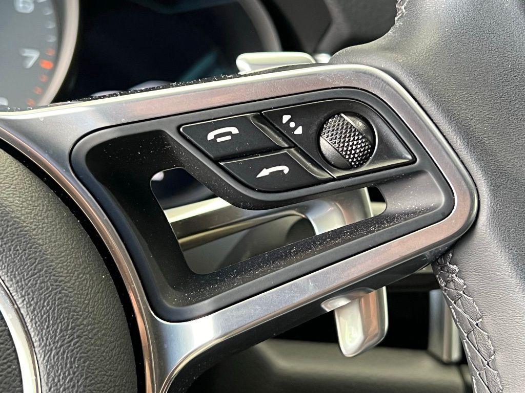 Thumbnail: 2020 Porsche Macan - 8