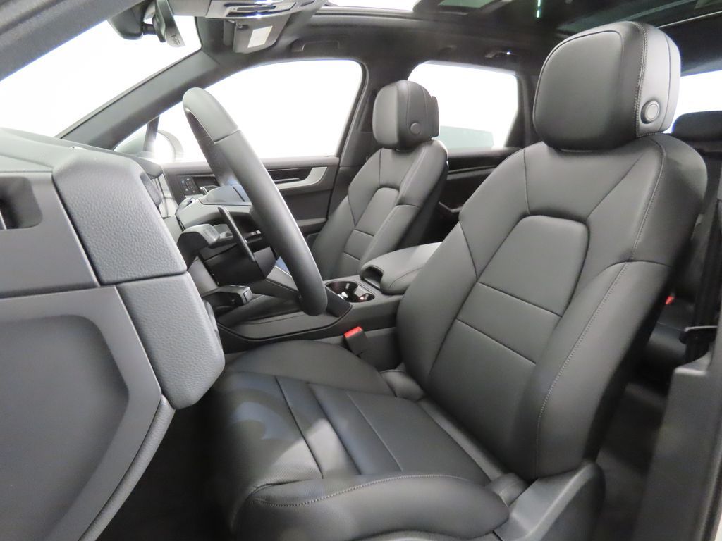 Thumbnail: 2026 Porsche Cayenne - 5