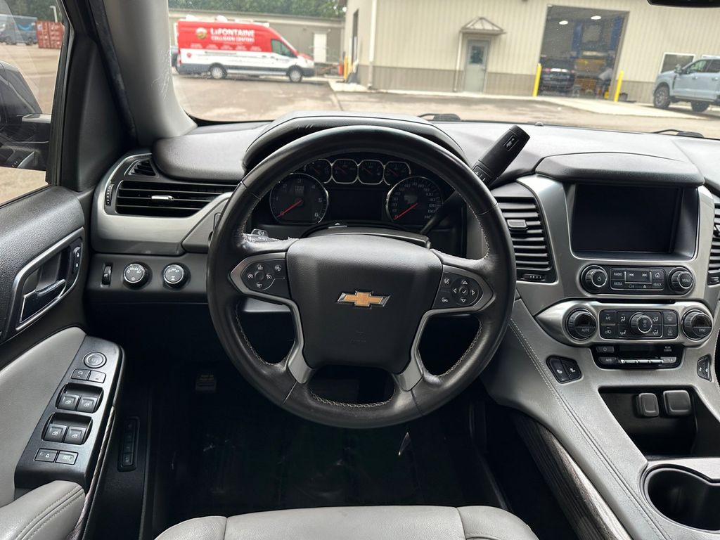 2018 Chevrolet Suburban LT 9