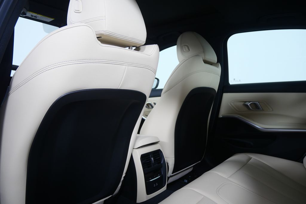 Thumbnail: 2026 BMW 3 Series - 17