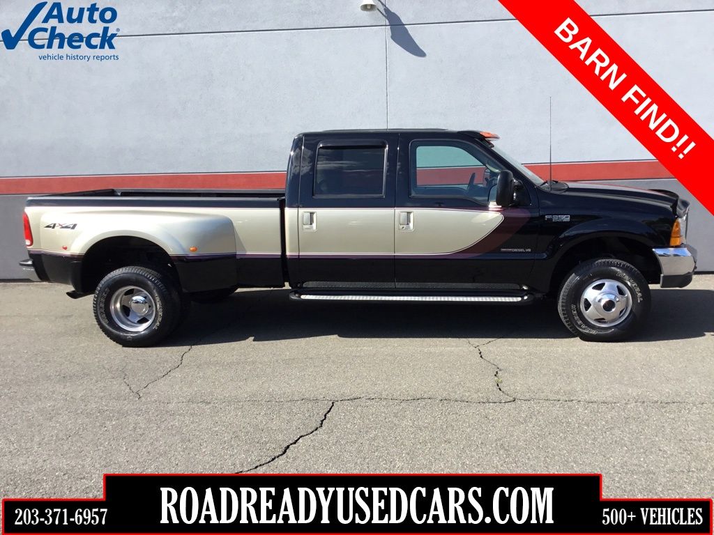 Harvest Gold Clearcoat Metallic 2000 Ford F-350 Super Duty Pickup Truck Four-Wheel Drive 4-Speed Automatic
