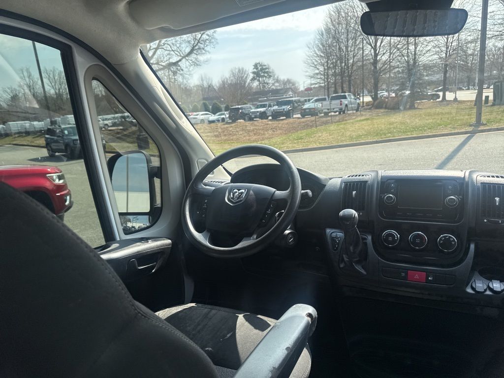 Used 2019 White Ram Base image 11