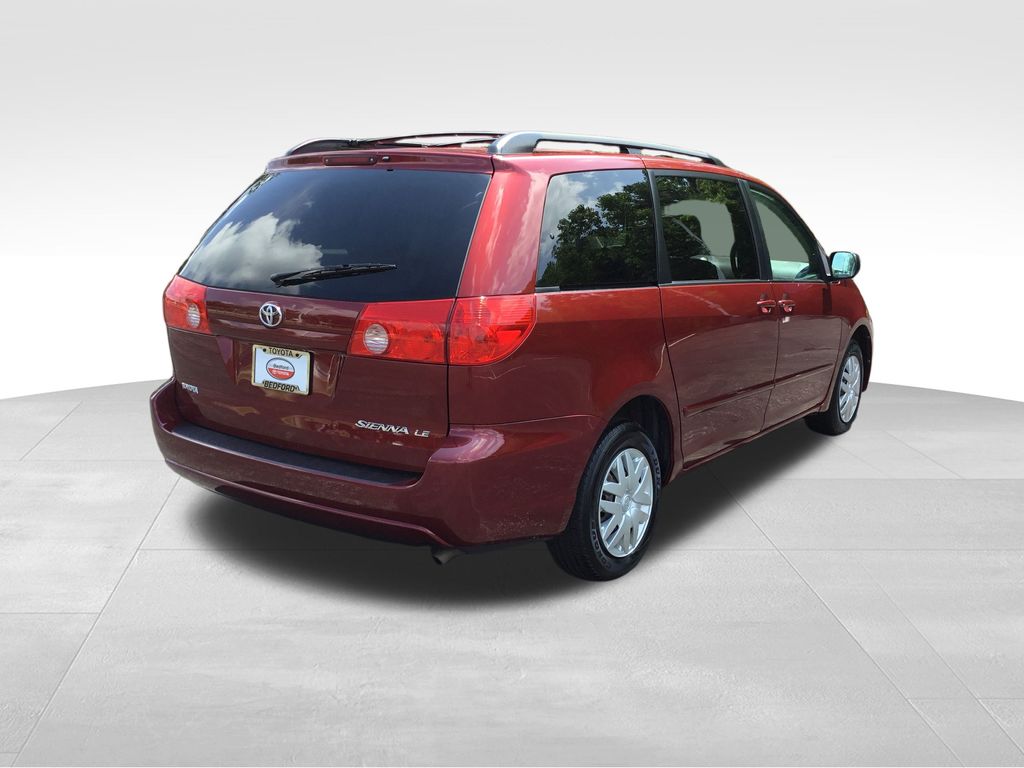 Thumbnail: 2010 Toyota Sienna - 5