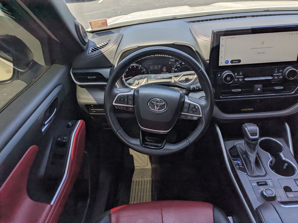 Used 2023 Toyota Highlander SUV