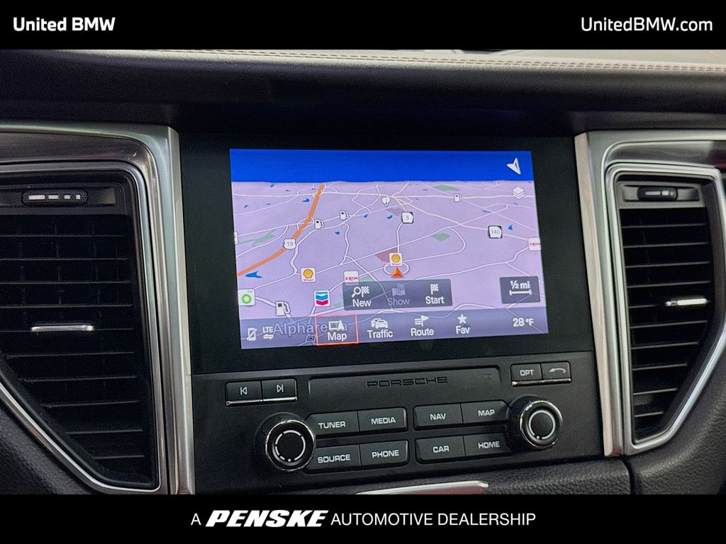 Thumbnail: 2018 Porsche Macan - 10