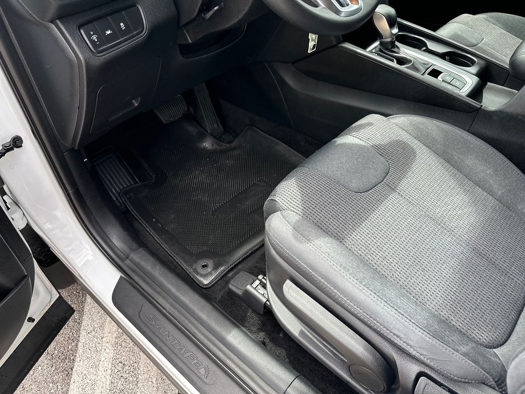 Used Car 2020 Hyundai Santa Fe  Se For Sale Under $20,000 In Austin, Texas