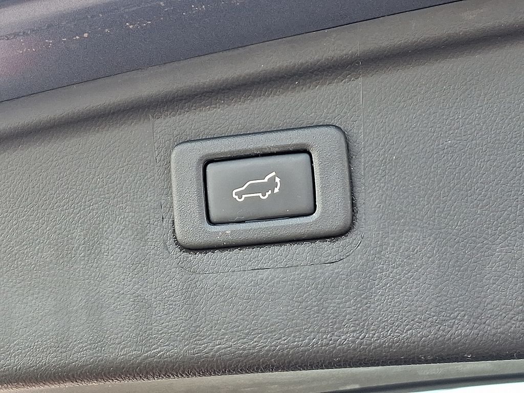 Thumbnail: 2017 Subaru Outback - 30