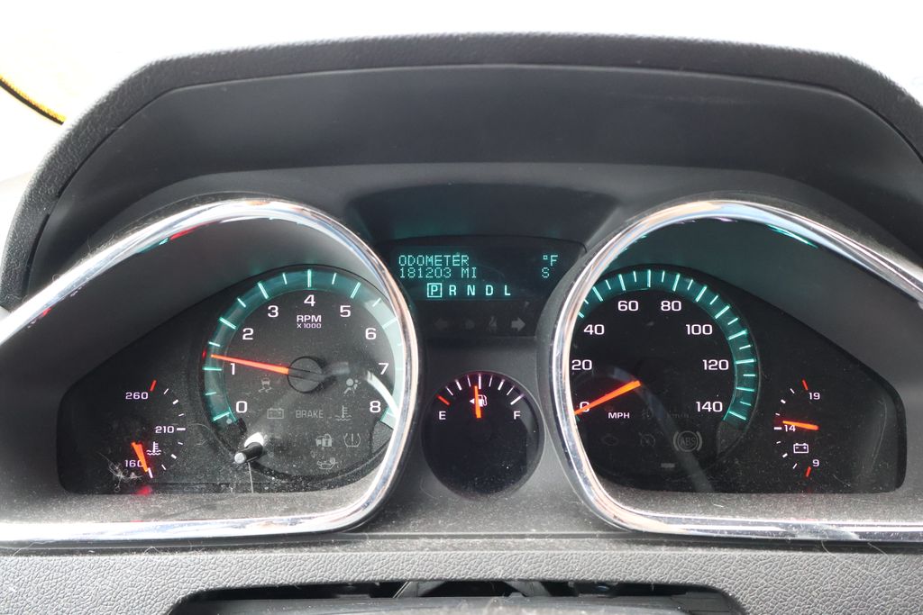 Thumbnail: 2011 Chevrolet Traverse - 19