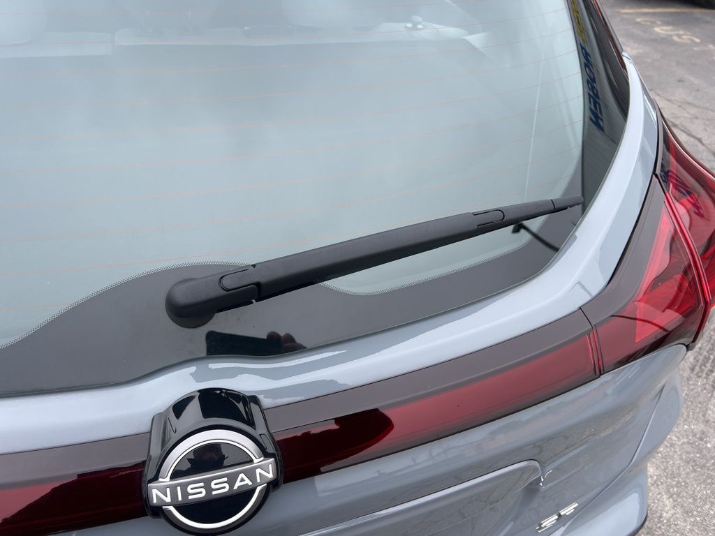 2024 Nissan Kicks SR photo