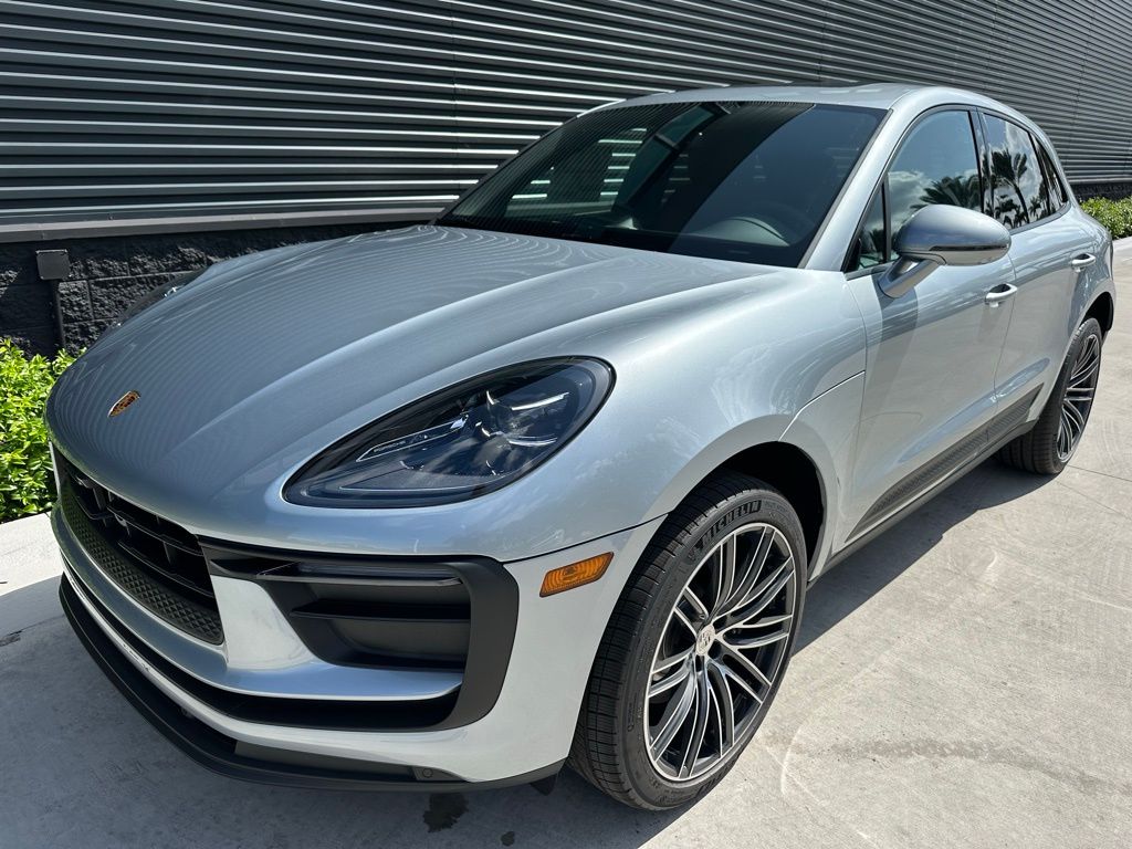 2025 Porsche Macan  6