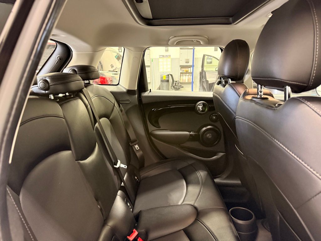 Thumbnail: 2019 MINI Cooper - 24