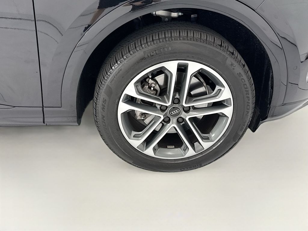 Used 2025 Black Audi  image 31