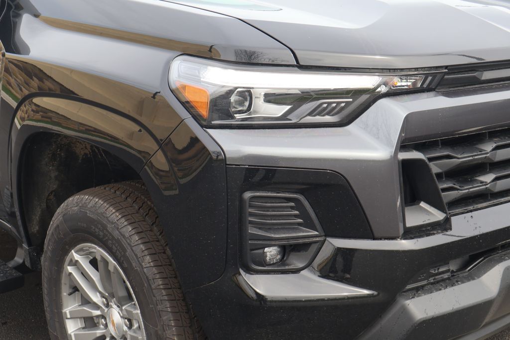 Thumbnail: 2026 Chevrolet Colorado - 3