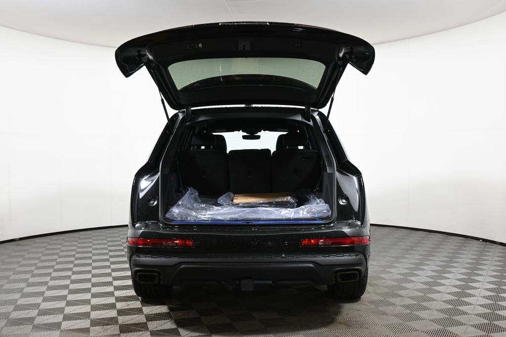 Thumbnail: 2026 Audi Q7 - 30