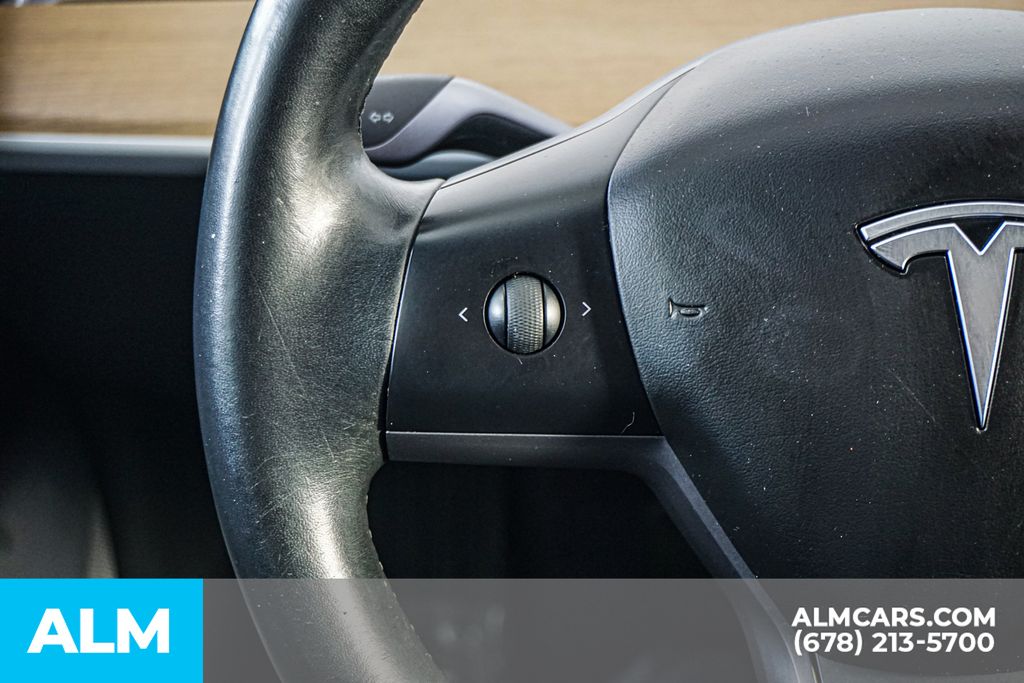 Used 2018  Tesla Long Range image 28