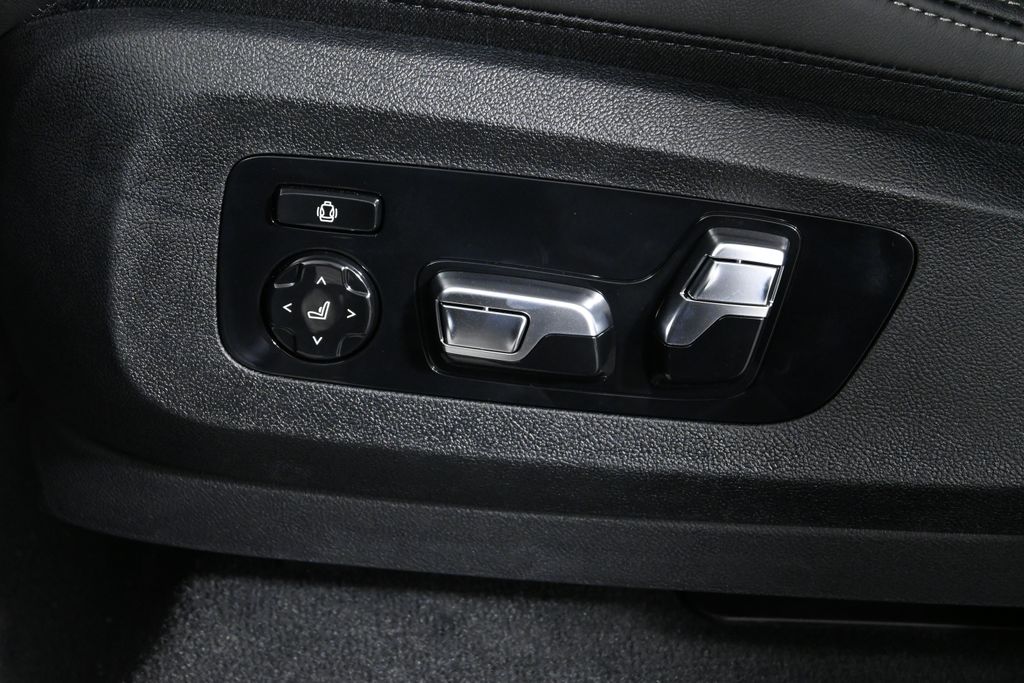 Thumbnail: 2026 BMW X5 - 27
