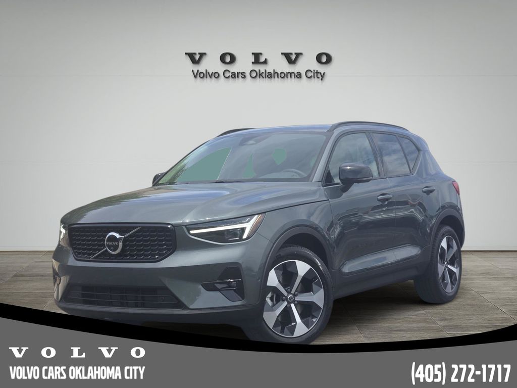 Forest Lake 2026 Volvo XC40 SUV / Crossover All-Wheel Drive Automatic