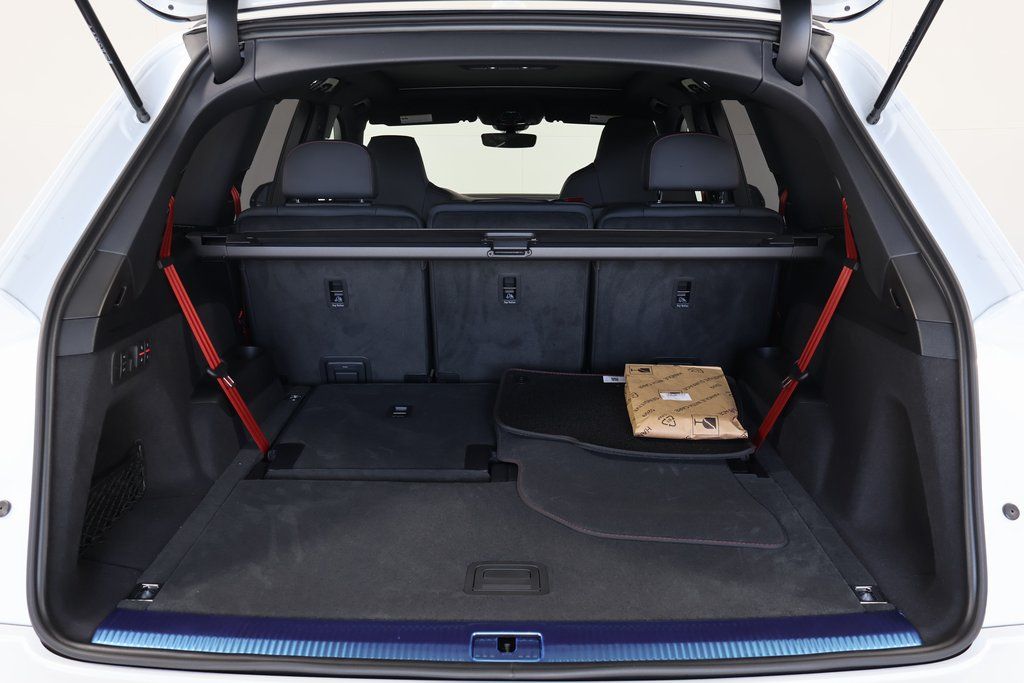 Thumbnail: 2026 Audi Q7 - 8