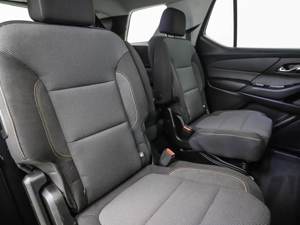 Thumbnail: 2020 Chevrolet Traverse - 28