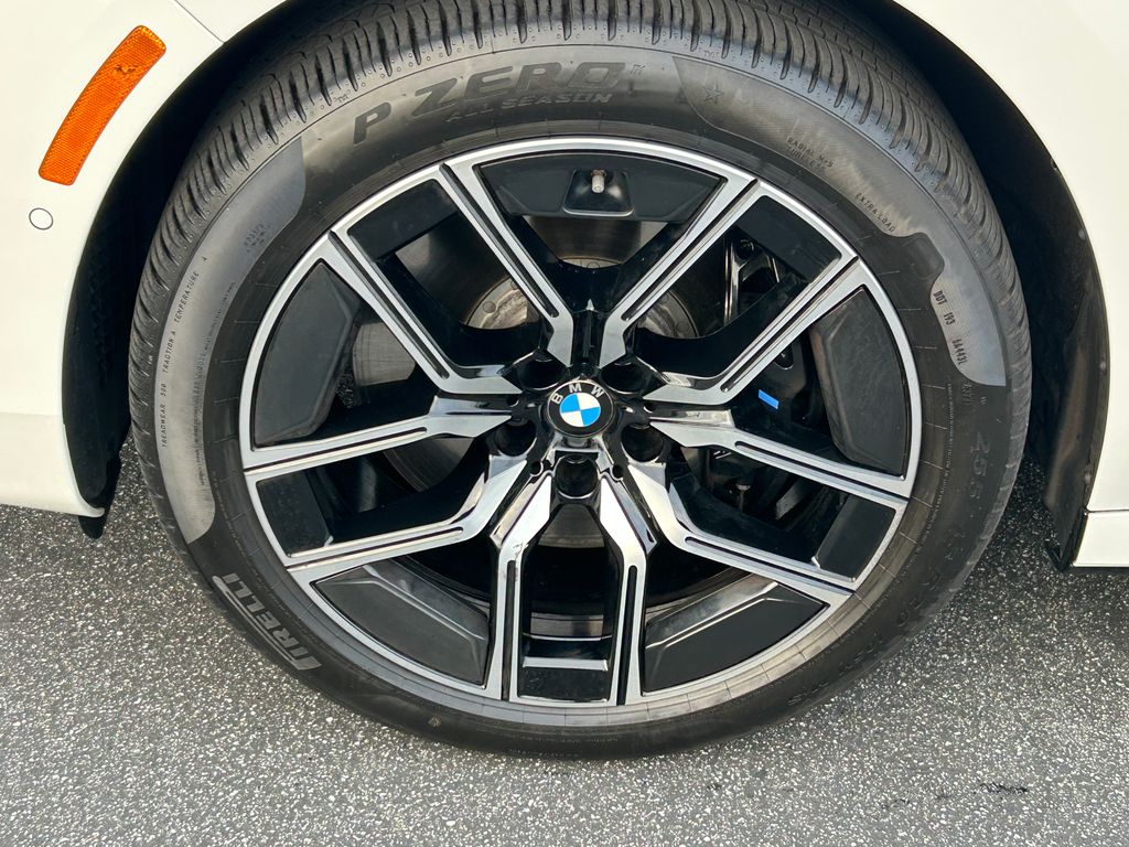 Thumbnail: 2023 BMW 7 Series - 9