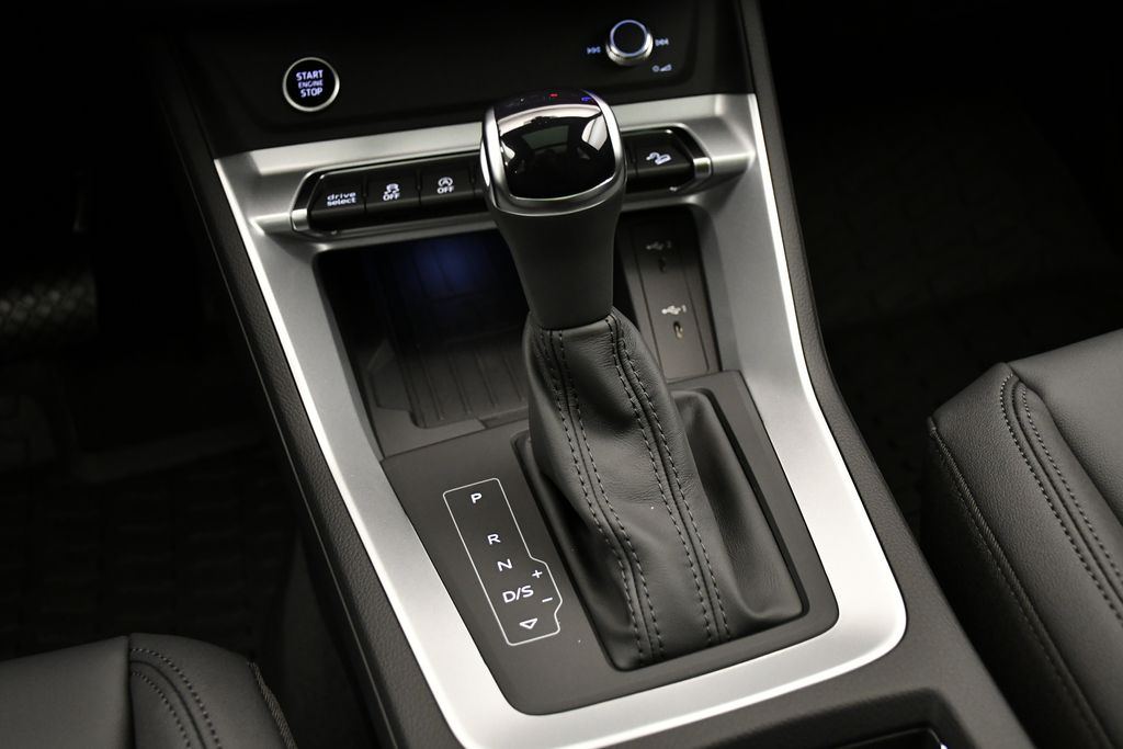 Thumbnail: 2025 Audi Q3 - 29