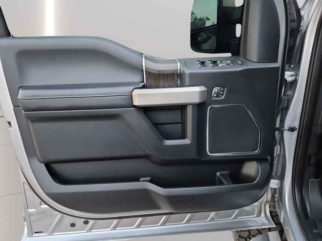 Used 2020 Silver Ford Lariat image 25