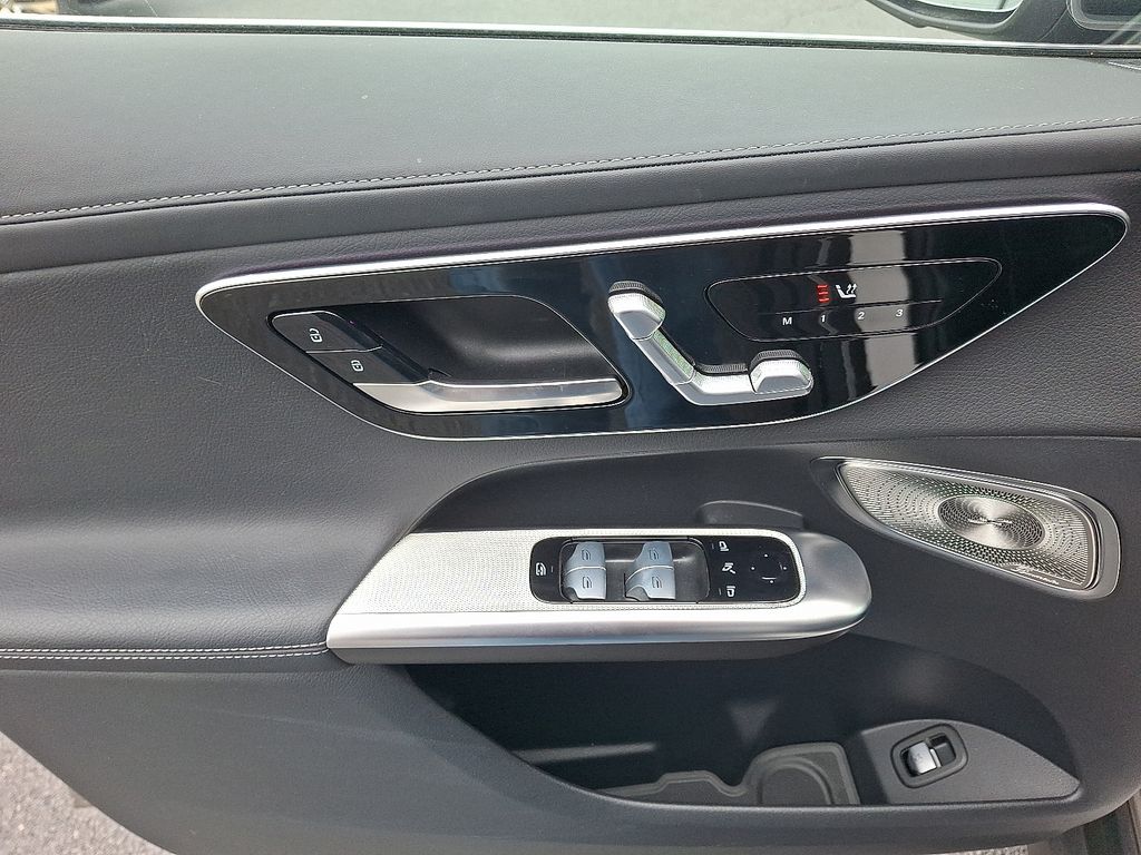 Thumbnail: 2024 Mercedes-Benz GLC - 12