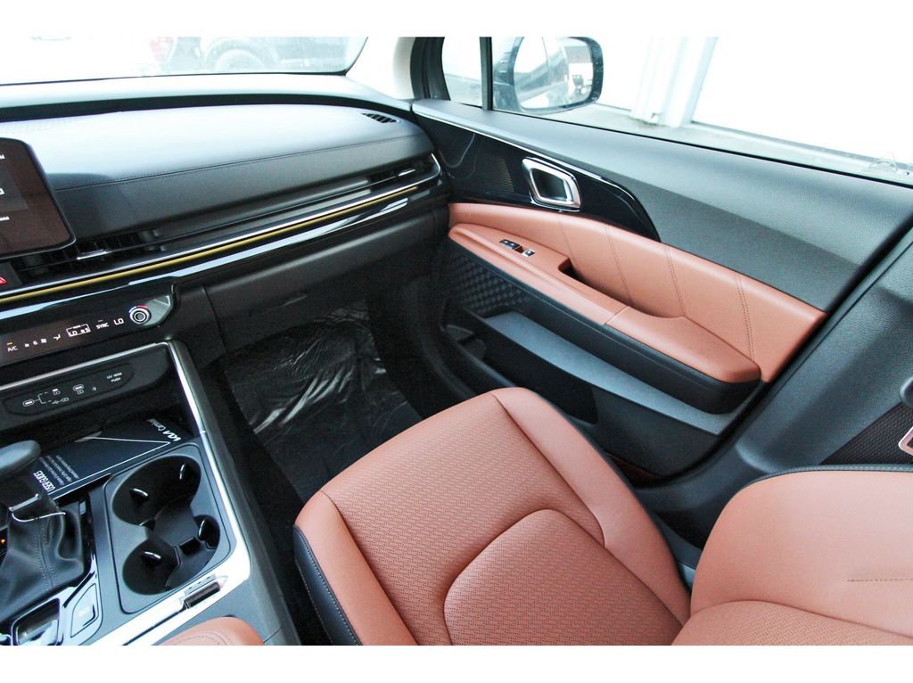 New 2026 Kia Carnival MPV Van