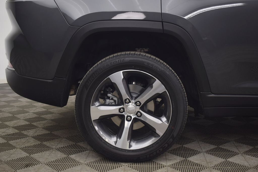 new 2026 Jeep Grand Cherokee car, priced at $40,007