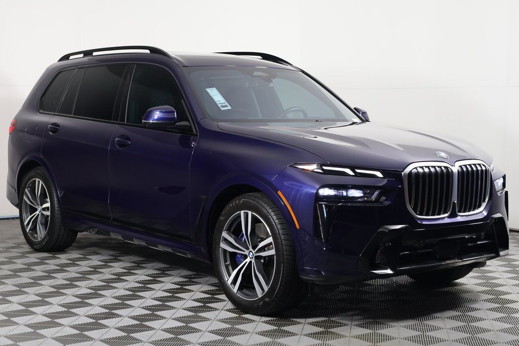 Thumbnail: 2023 BMW X7 - 3