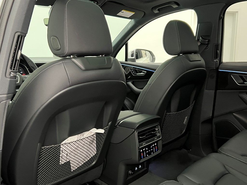 Thumbnail: 2026 Audi Q7 - 24