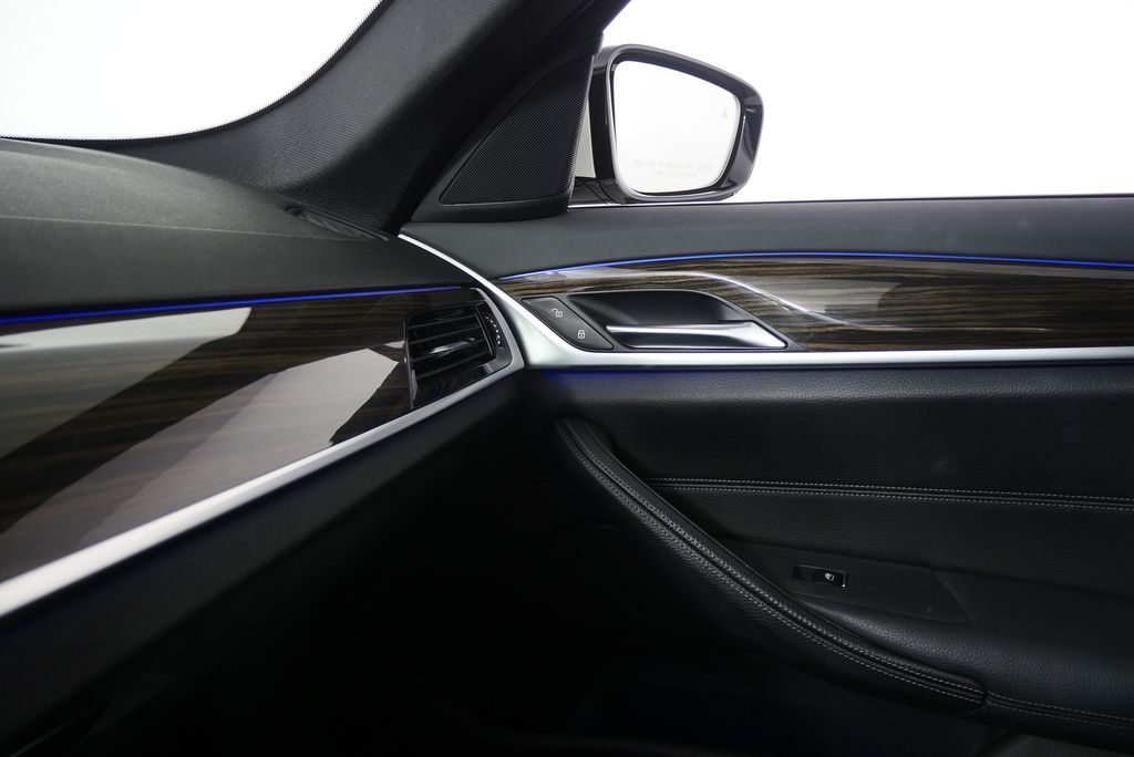 Thumbnail: 2019 BMW 5 Series - 27